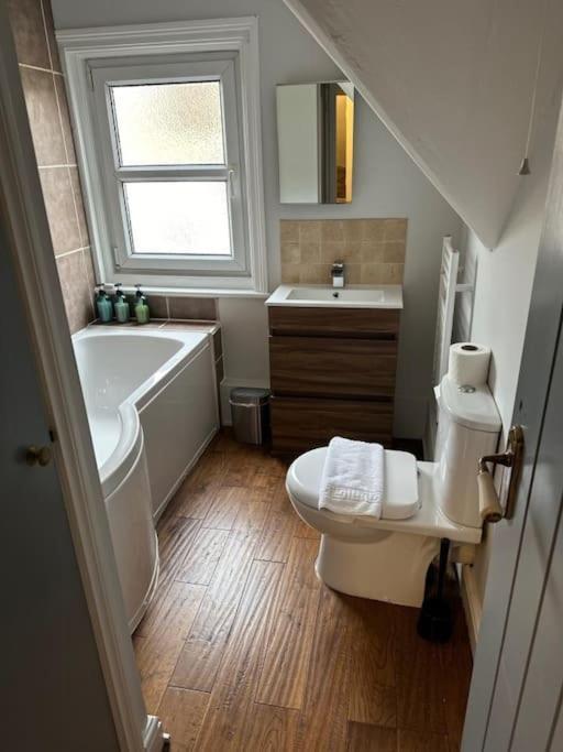 High Wycombe Centre- 2 Bed Flat Apartman Kültér fotó