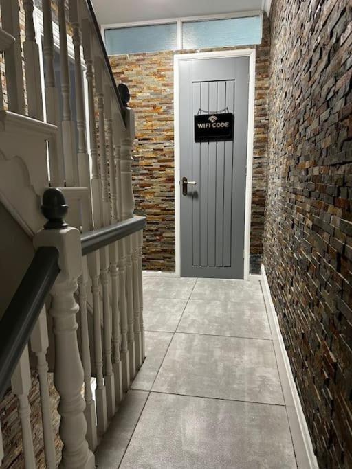 High Wycombe Centre- 2 Bed Flat Apartman Kültér fotó